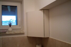 skříňka wc